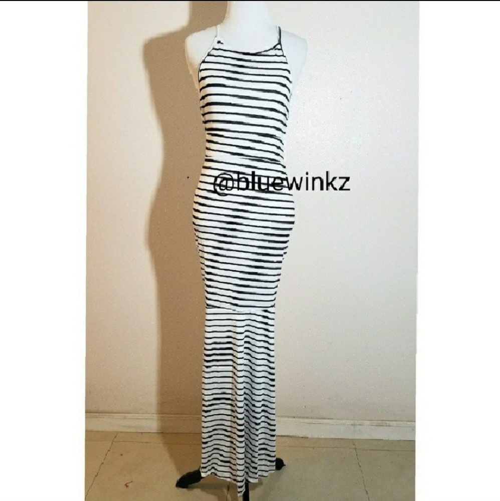 Black and White Stripe Maxi Dress - Picture 5 of 8